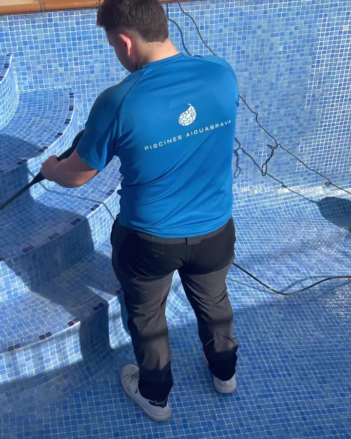 Working inside an empty pool